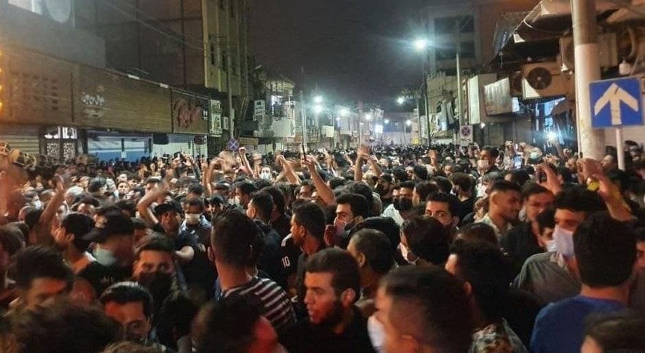 Iranisches Regime täuscht Besorgnis über die Verwaltung öffentlicher Projekte nach dem Einsturz von Gebäuden vor