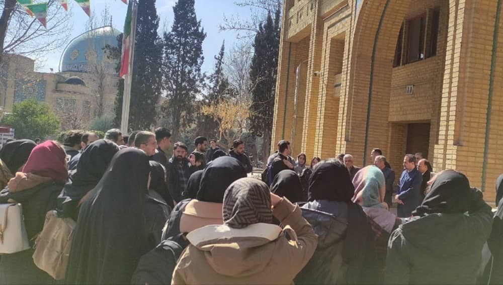 Iran Klerikales Regime in Panik vor Studentenprotesten Iran Klerikales Regime in Panik vor Studentenprotesten