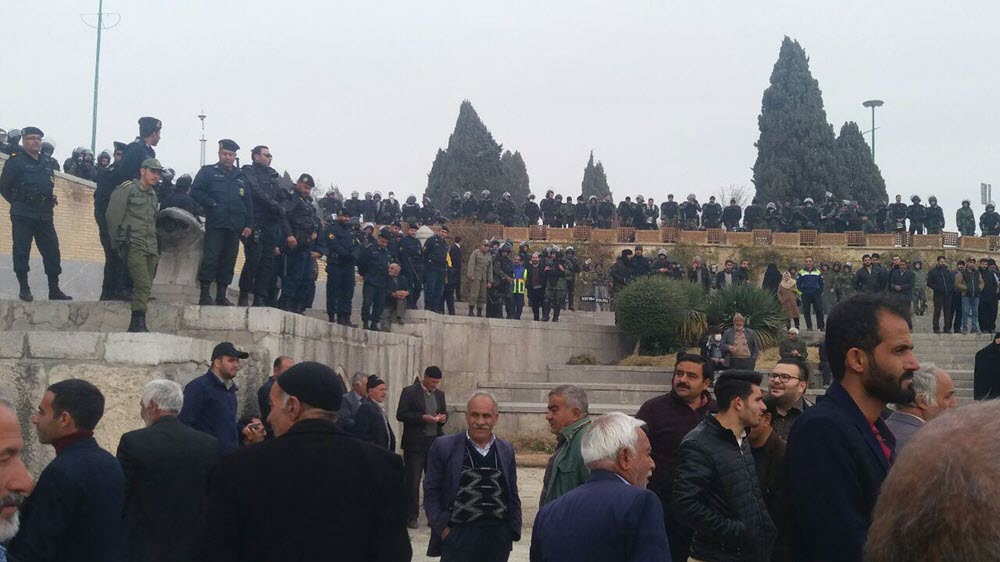 Iran: Demonstrationen von Bauern in Isfahan und Rentnern in Teheran und Mashhad