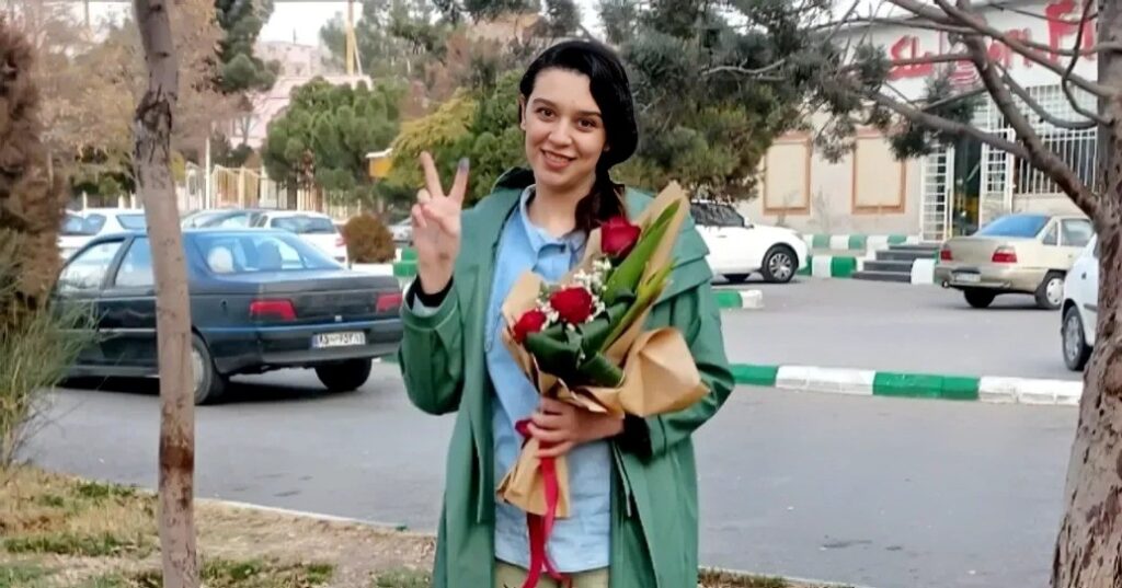 Iranische Studentenaktivistin Armita Pavir nach 15 Monaten Haft freigelassen